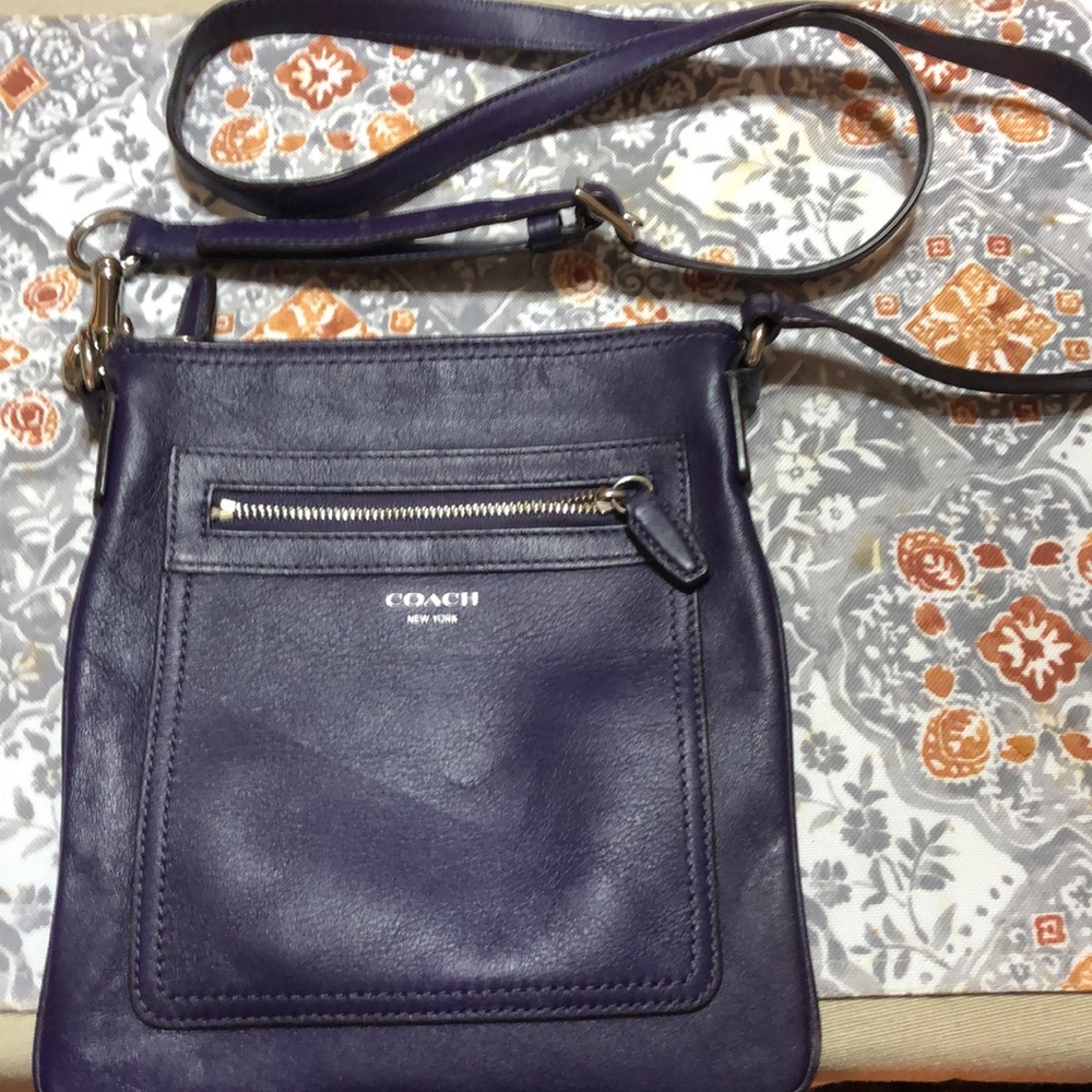 Solid leather Mini cross body stroll bag